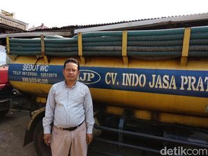 Sampai Bermandikan Tinja, Bukti Petugas Sedot WC Bukan Pekerjaan Mudah