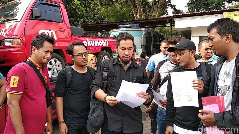 Didampingi Sunan Kalijaga, 10 Korban Penipuan Akumobil Lapor Polisi Didampingi Sunan Kalijaga, 10 Korban Penipuan Akumobil Lapor Polisi