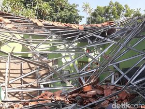 Renovasi Gedung Ambruk di SDN Gentong Pasuruan Jadi Perdebatan DPR