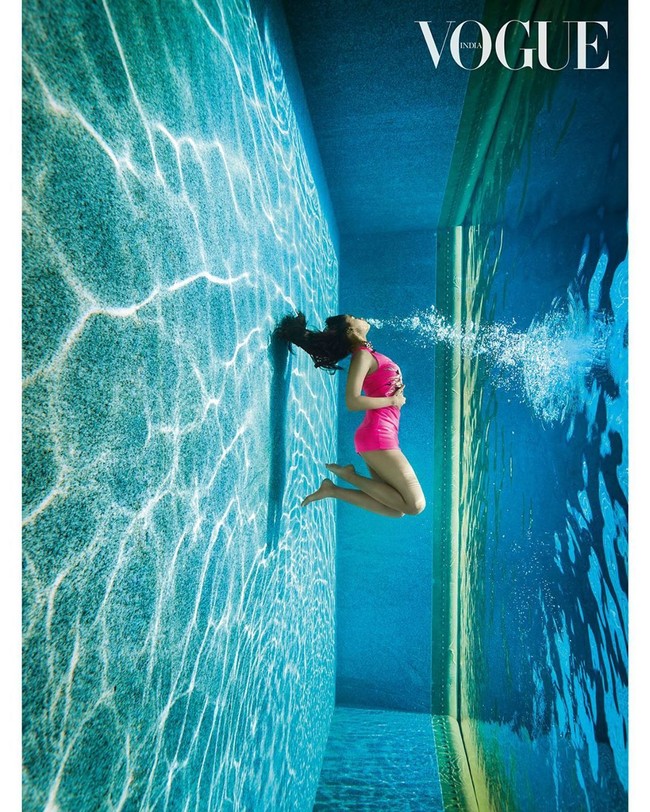 Terlepas dari kritik yang diterimanya, artis 26 tahun ini dikenal sebagai sosok yang dermawan.  Ia memberi cek senilai Rp 1 miliar untuk membantu supir dan ART membeli rumah. Foto: Instagram @vogueindia