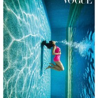 Terlepas dari kritik yang diterimanya, artis 26 tahun ini dikenal sebagai sosok yang dermawan.  Ia memberi cek senilai Rp 1 miliar untuk membantu supir dan ART membeli rumah. Foto: Instagram @vogueindia