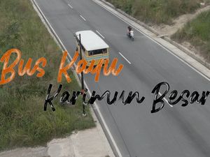 Bus Kayu di Karimun yang Jadi Idola Turis Mancanegara