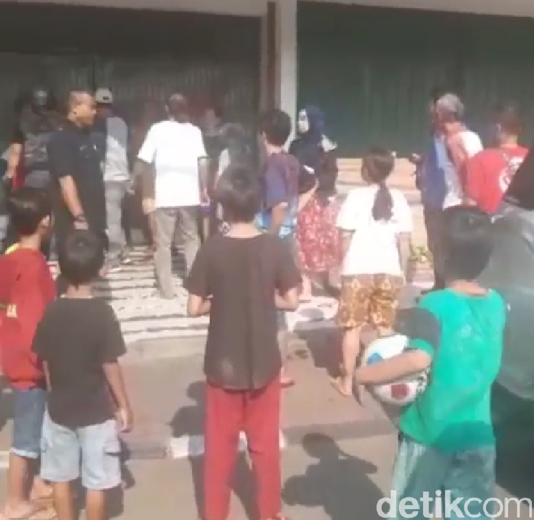 Viral Debt Collector Hampir Diamuk Massa di Menteng, Begini Faktanya Viral Debt Collector Hampir Diamuk Massa di Menteng, Begini Faktanya