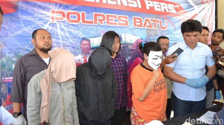 Prostitusi Online di Kota Batu Diungkap, Muncikari 18 Tahun Diamankan Prostitusi Online di Kota Batu Diungkap, Muncikari 18 Tahun Diamankan