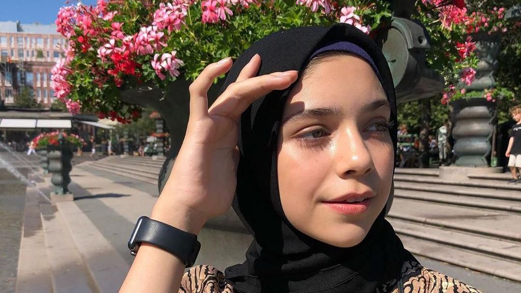 Video: Rasa Syukur Isabel Tramp Raih Gelar None Jakarta Selatan 2025