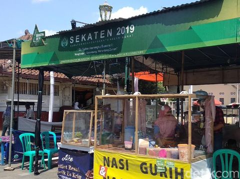 Nikmatnya Makan Sego Gurih Diiringi Gamelan Sekaten