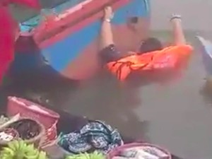 Viral Wisatawan Kecebur Sungai di Pasar Terapung Banjarmasin