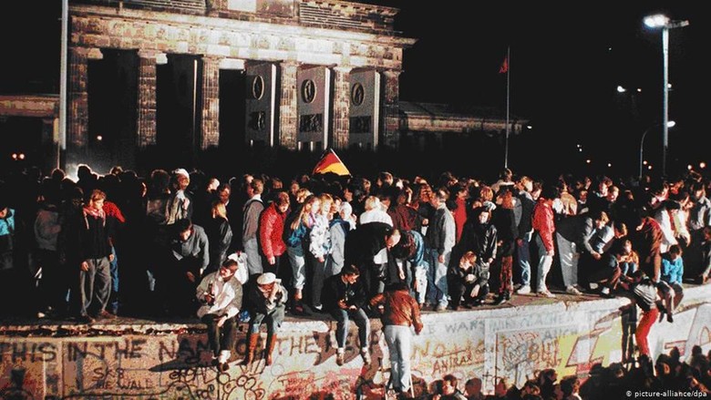 Melihat Peristiwa Penting di Balik Runtuhnya Tembok Berlin Melihat Peristiwa Penting di Balik Runtuhnya Tembok Berlin