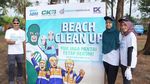 Bukti Nyata Peduli Lingkungan Bersihkan Pantai