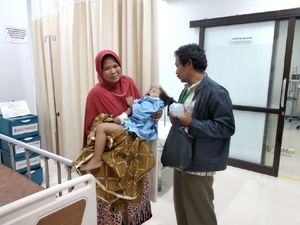 Warga Anyer Tempuh Jarak 35 Km demi Operasi Bibir Sumbing Gratis