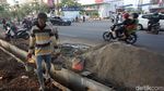 Melihat Pembangunan Trotoar di Jalan Chairil Anwar Kota Bekasi