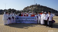 Marbut-Majelis Taklim DKI mendapat kesempatan mengunjungi Jabal Rahmah di hari kedua di Mekah. . (Kanavino Ahmad Rizqo/detikcom)