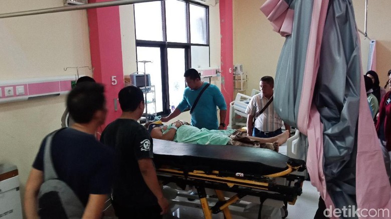 Kondisi Polisi yang Tertembak di Polsek Sirenja Donggala Membaik Kondisi Polisi yang Tertembak di Polsek Sirenja Donggala Membaik