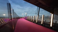 Nelson Street Cycleway - Selandia Baru. Nelson Street Cycleway, juga dikenal sebagai LightpathAKL merupakan JPO di kota Auckland, Selandia Baru. Jembatan ini berdiri di atas sebuah jalan tol. Jembatan ini juga bisa digunakan oleh pengendara sepeda. Istimewa/Dok. Architectural Digest.