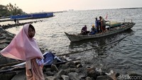 Anies juga berpesan kepada pihak pengelola Ancol agar pembangunan masjid ini bisa dilaksanakan dengan tepat waktu. Dia berharap masjid ini bisa tuntas akhir tahun depan.