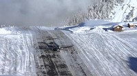 Courchevel Airport - Prancis. Courchevel Airport adalah bandara tertinggi di Eropa. Bandara ini digunakan untuk mengakses wisata ski populer di Prancis. Sempat melayani pesawat pribadi, kini Courchevel Airport hanya boleh digunakan oleh pesawat rombongan wisatawan ski di Courchevel. Bandara ini juga merupakan salah satu lokasi syuting film James Bond. Istimewa/Dok. Medium.