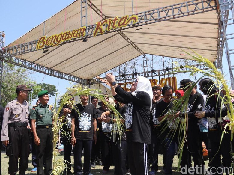 Aksi Rawat dan Ruwat Bengawan Solo Lewat Festival Bengawan Aksi Rawat dan Ruwat Bengawan Solo Lewat Festival Bengawan