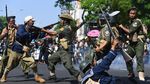 Aksi Teatrikal Mengusir Penjajah Ramaikan Parade Juang di Surabaya