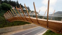 Zapallar Bridge - Chili. Arsitek asal Chili, Enrique Browne membuat jembatan yang apik di kota Zapallar. Jembatan ini dibuat untuk menjadi jalur penghubung antara sebuah perumahan sosial, dengan desa-desa pesisir lainnya di kota tersebut. Istimewa/Dok. Archello.