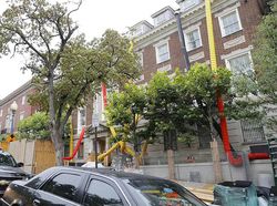 Mengintip Renovasi Rumah Orang Terkaya yang Kamar Mandinya 25