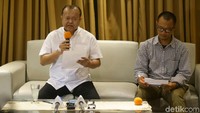 Rio kemudian menyinggung respons Surya Paloh terhadap sindiran Jokowi soal pelukan dengan Sohibul Iman dengan membawa-bawa partai Pancasilais. Baginya, hal itu sama saja Surya Paloh menuduh Jokowi tidak Pancasilais.