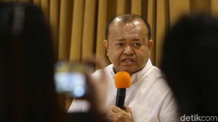 Eks Sekjen NasDem, Patrice Rio Capella, memberikan pernyataan sikap terkait manuver Ketum Partai NasDem Surya Paloh yang dinilai melenceng.