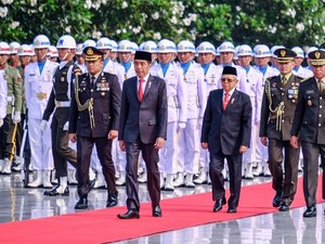Jokowi Pimpin Upacara Hari Pahlawan di TMP Kalibata