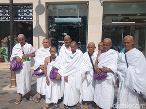Ibadah Umrah Usai, Jemaah Marbut DKI Gunduli Kepala