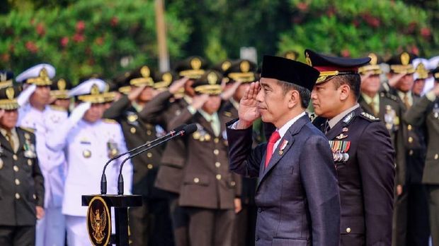 Jokowi di Upacara Hari Pahlawan