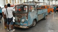Di sana, VW klasik ada yang masih mulus sampai dibiarkan berkarat. Foto: Pradito Rida Pertana/detikcom