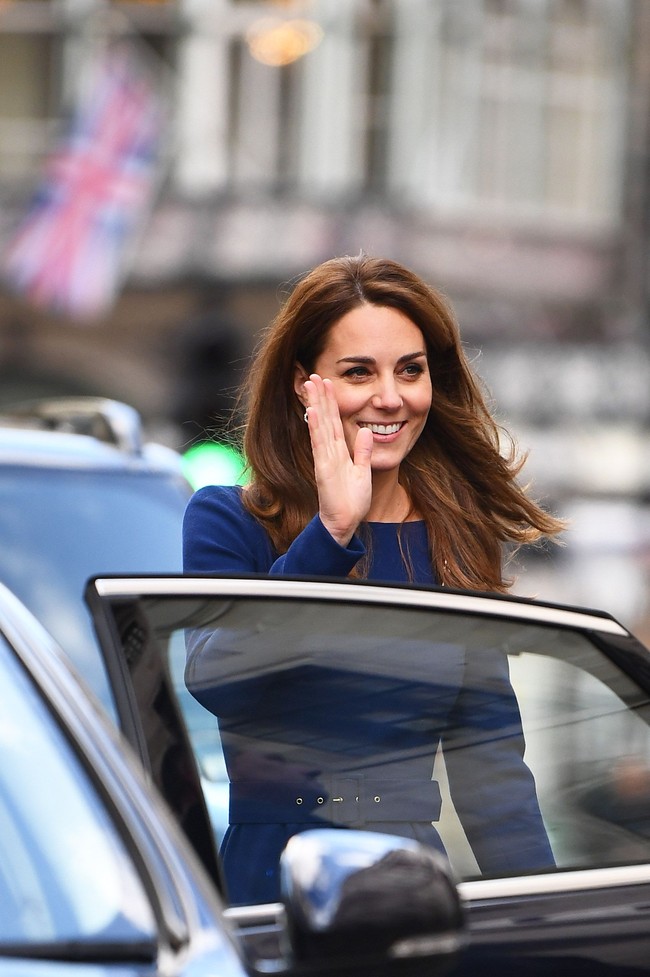 Kate Middleton mulai menjalankan tugasnya sebagai Duchess of Cambridge setelah rehat sejenak sepulang dari kunjungan ke Pakistan. Baru-baru ini, ia menghadiri peluncuran yayasan amal National Emergencies Trust di London, Inggris. (Foto: Eamonn M. McCormack/Getty Images)
