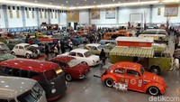Lebih lanjut, dari ratusan mobil VW yang dipamerkan ada 2 mobil yang didatangkan langsung dari luar negeri. Menurutnya, hal itu sebagai wujud bahwa JVWF adalah festival VW bertaraf internasional. Foto: Pradito Rida Pertana/detikcom