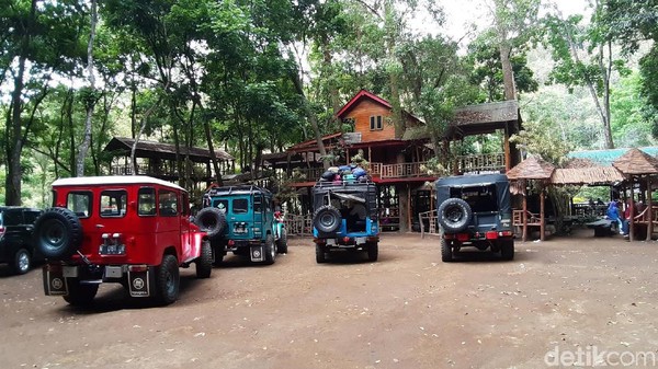 Coban Jahe terletak di Dusun Begawan, Desa Taji, Kecamatan Jabung, Kabupaten Malang. Untuk sampai ke sana, harus menempuh perjalanan sekitar 20 kilometer dari Bandara Abdulrachman Saleh. (Muhammad Aminudin/detikcom) Coban Jahe terletak di Dusun Begawan, Desa Taji, Kecamatan Jabung, Kabupaten Malang. Untuk sampai ke sana, harus menempuh perjalanan sekitar 20 kilometer dari Bandara Abdulrachman Saleh. (Muhammad Aminudin/detikcom)