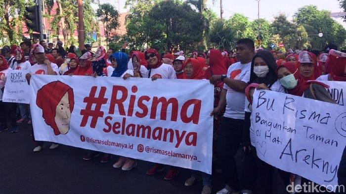 Warga Surabaya Usung Tagar RismaSelamanya, Apa Itu?