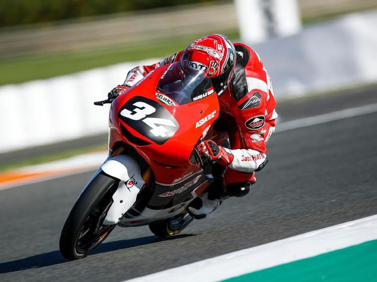 Aksi Pebalap 15 Tahun Indonesia di CEV Moto2 Valencia