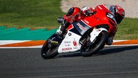 Bisa main di CEV secepat ini, saya tidak pernah menyangka bisa main di sini (FIM CEV International Championship-Red). Jadi saya termotivasi karena masuk kelas ini, kata Mario. Foto: Dok. Honda