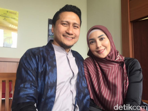 Geram! Arie Untung Kecam Presiden Prancis karena Hina Islam