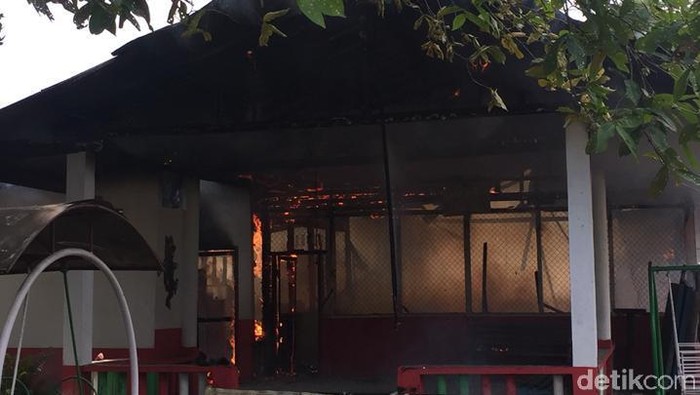 SD Pesantren YPMA Medan Sunggal Terbakar