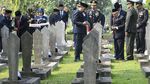 Jokowi di Antara Pusara Para Pahlawan