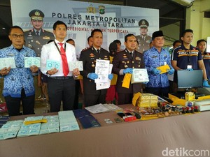 12 Tahun Beraksi, Ayah-Anak Pemalsu Buku Kir Diciduk Polisi