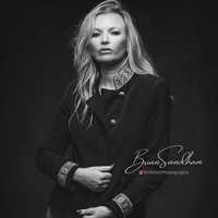 Punya wajah mirip Kate Moss ternyata membawa berkah tersendiri buat Denise. Perempuan 39 tahun ini mendapat banyak tawaran untuk menjadi model juga. (Foto: Instagram/katemossalike)