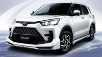 Set aerokit lainnya disebut Elegant Ice Style yang menambah gaya dalam fashion yang berbeda. Paket itu terdiri dari spoiler depan, side skirt. Foto: Dok. Toyota