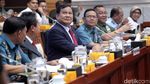 Senyum Prabowo dan Meutya Hafid di Raker Komisi I-Kemenhan