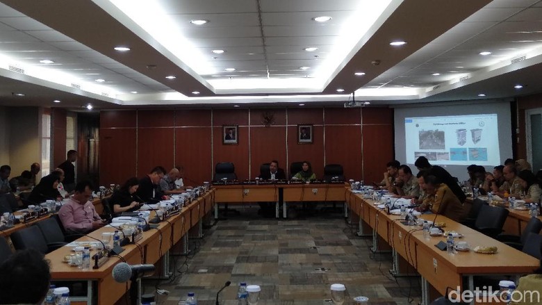 DPRD DKI Heran Rencana Anies Tata PKL Tak Ada di Program Revitalisasi Trotoar DPRD DKI Heran Rencana Anies Tata PKL Tak Ada di Program Revitalisasi Trotoar