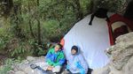 Foto: Nenek 66 Tahun dari Pekalongan yang Hobi Naik Gunung