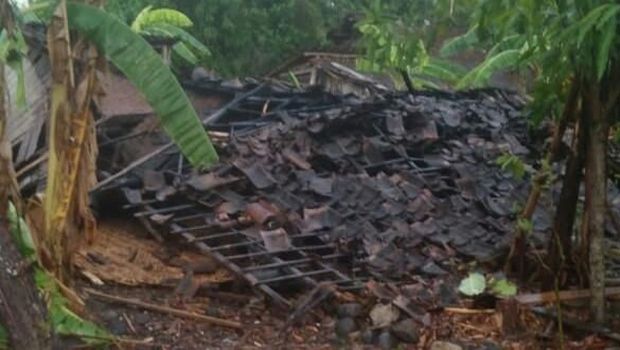 Hujan Es dan Angin Kencang Landa Grobogan, Rumah Warga Roboh
