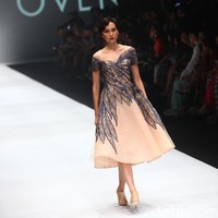 Albert Yanuar merilis koleksi terbarunya dengan mengambil tema Vare Voluceres di Jakarta Fashion Week 2020, Senayan City, Jakarta, Kamis [24/10/2019]. Foto: Rifkianto Nugroho/detikcom