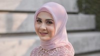 Ada Benjolan di Payudara Kesha Ratuliu, Kenali Bedanya Kista dan Tumor