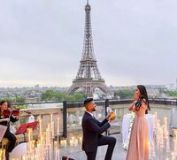 Cincin Tunangan Selebgram Ini Disebut Palsu karena Terlalu Besar