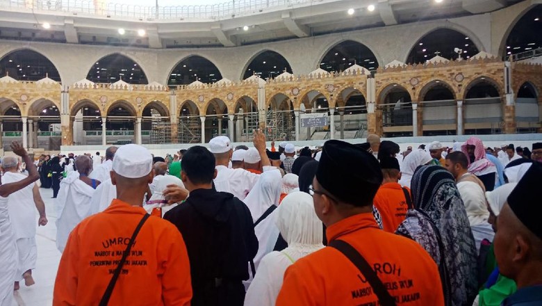 Marbut-Majelis Taklim DKI Tunaikan Tawaf Wada Sebelum Pulang ke Tanah Air Marbut-Majelis Taklim DKI Tunaikan Tawaf Wada Sebelum Pulang ke Tanah Air